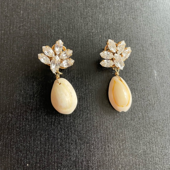 Shell earrings - Picture 2 of 3